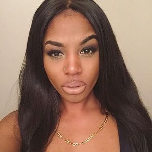 Meet your Posher, Alexus