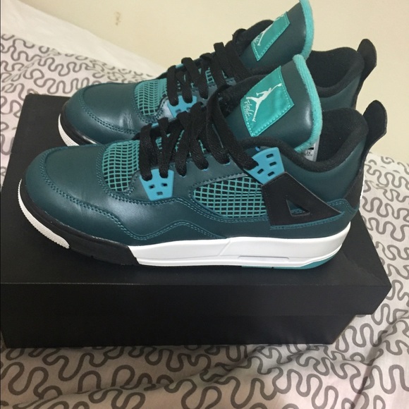 Retro Jordan 4s - Picture 1 of 3
