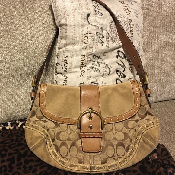 Trade with Treasurechest4u Coach Bag & Eiffel Towe