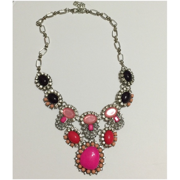 🎉HPX2🎉 Statement Necklace - Picture 4 of 4
