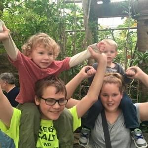 Meet your Posher, Taylour logan