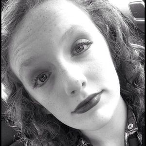 Meet your Posher, Evie