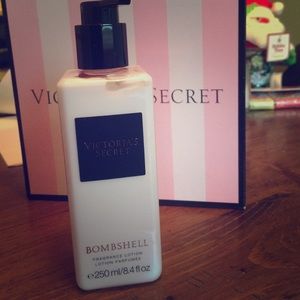 Victoria's Secret Bombshell Fragrance Lotion 💕