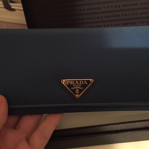 Prada wallet. - Picture 4 of 4