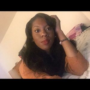 Meet your Posher, Ebony