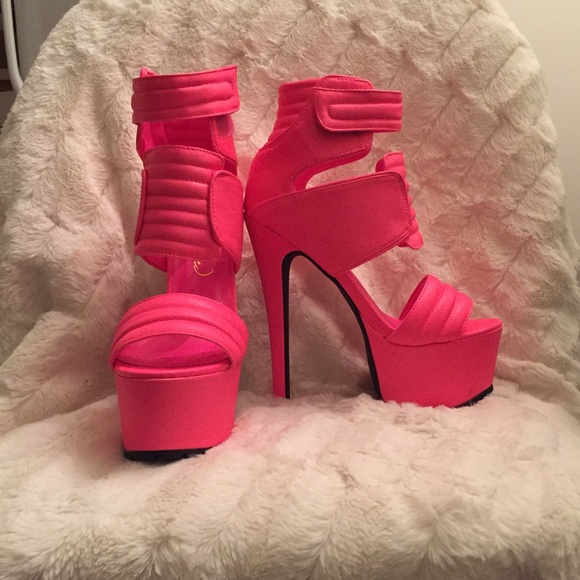 Privilege hot pink heels - Picture 2 of 2