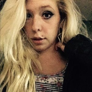 Meet your Posher, Aurora