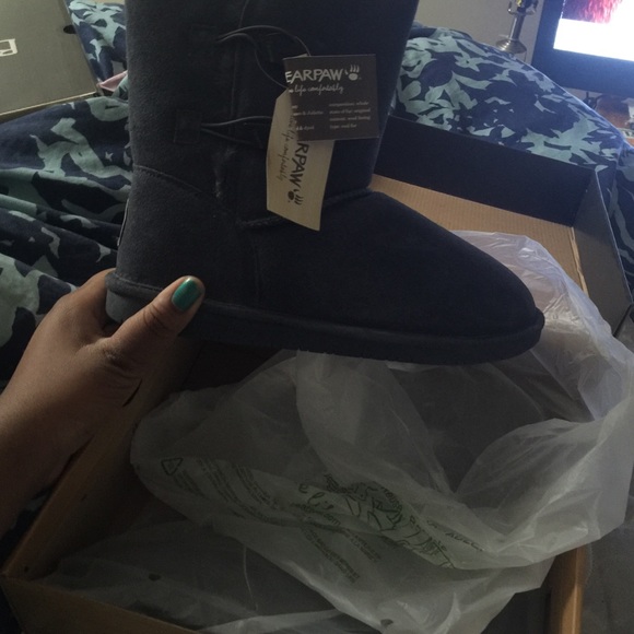 Brand new in box bearpaw boots