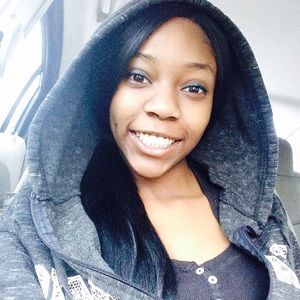 Meet your Posher, Valorie