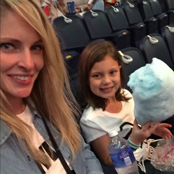 Meet your Posher, Brandy - Picture 1 of 1