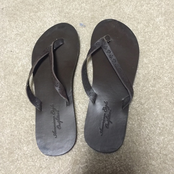 American eagle flip flops