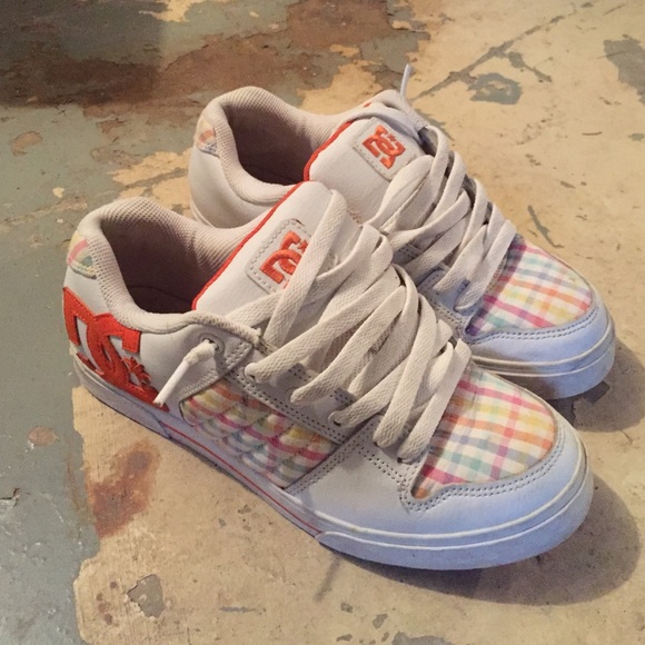 Women's Dc size 7.5 (fit like a 7)