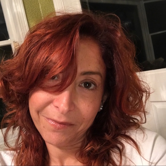 Meet your Posher, Jackie - Picture 2 of 2