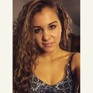 Meet your Posher, Ashley