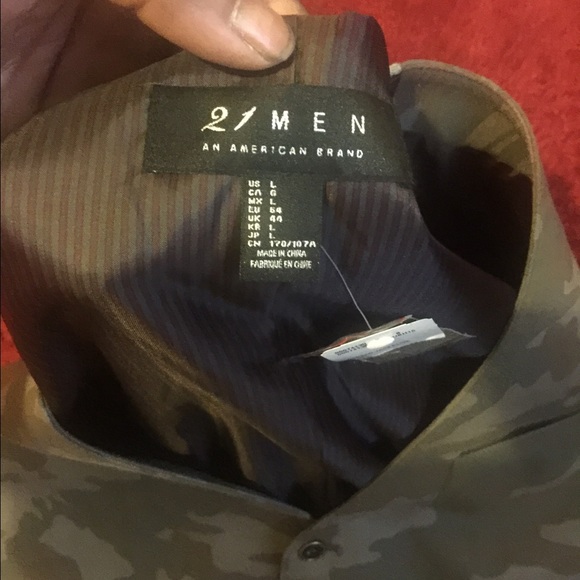 A vest - Picture 3 of 3