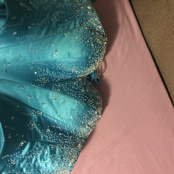 Dresses & Skirts - 2 piece turquoise blue prom dress
