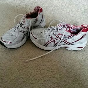 Red and white ascis tennis shoes, hardly worn