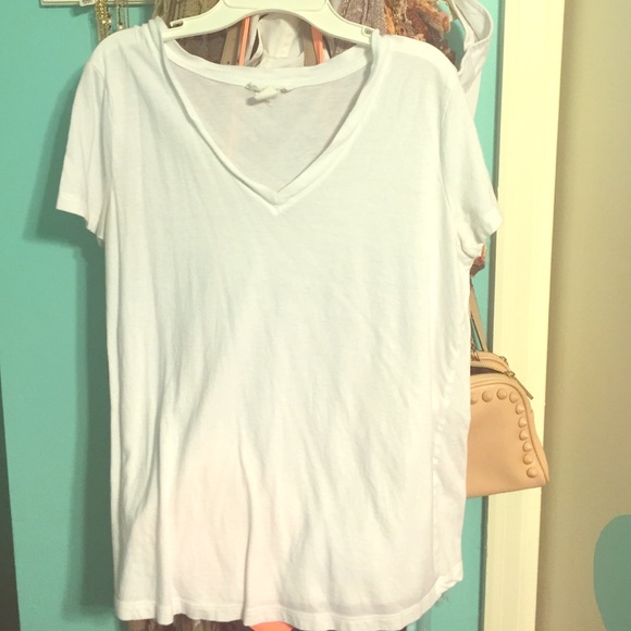 Cute vneck tee!