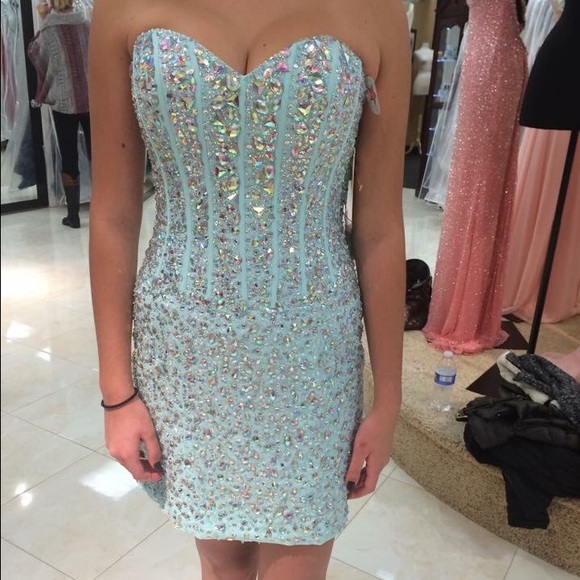 Mori Lee Dresses & Skirts - Short prom dress, worn once, fits a 2/4