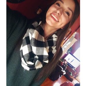 Meet your Posher, Celeste