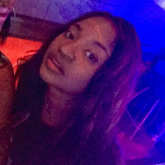 Meet your Posher, April