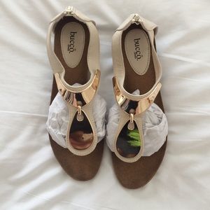 Size 10 sandals. Fits like a 9.