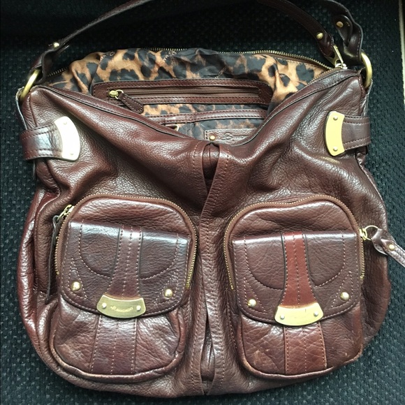 B Makowsky leather purse
