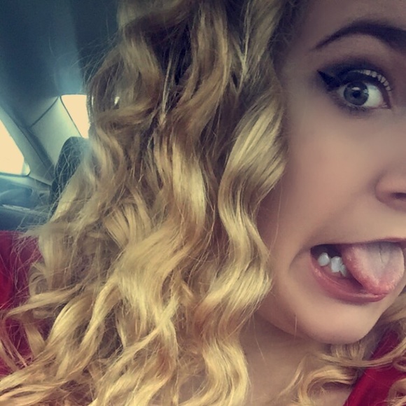 Meet your Posher, Monica