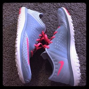 Woman's Nike Lite Run 2