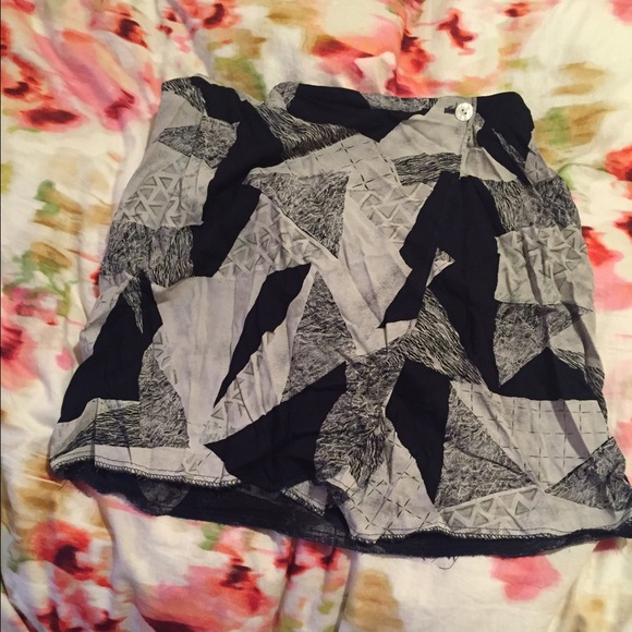 Tahari wrap around skirt