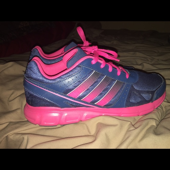 Women's Adidas shoes size 6