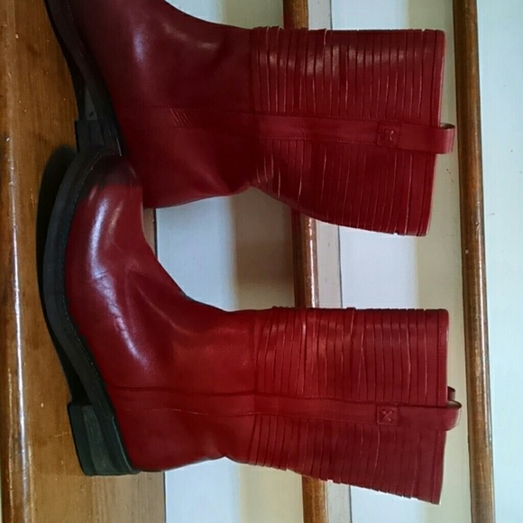 Red leather boots - Picture 2 of 4