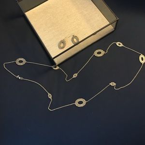 Earring and necklace set