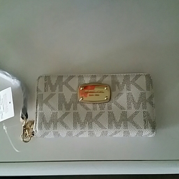 Michael Kors wallet