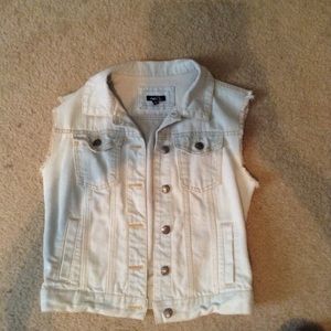 🆕LISTING ❗️ Denim Lace Back Vest