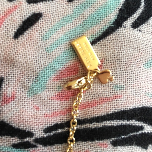 DAINTY SPARKLERS BAR PENDANT💫 - Picture 2 of 3