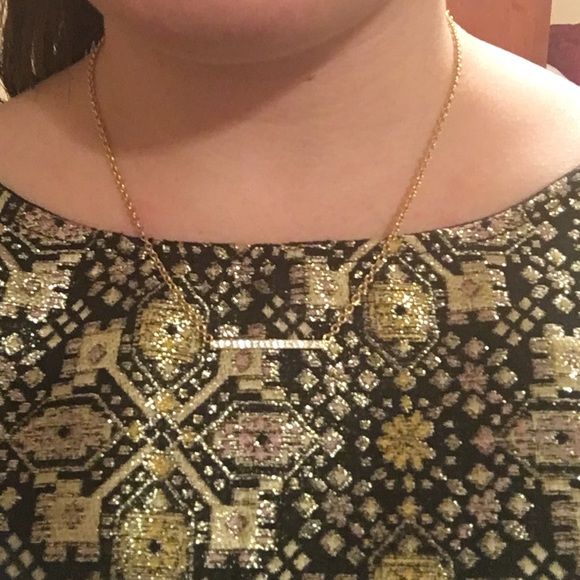 DAINTY SPARKLERS BAR PENDANT💫 - Picture 3 of 3