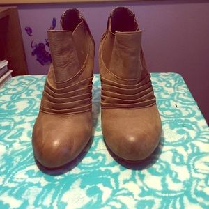 Casual Brown booties 7 1/2