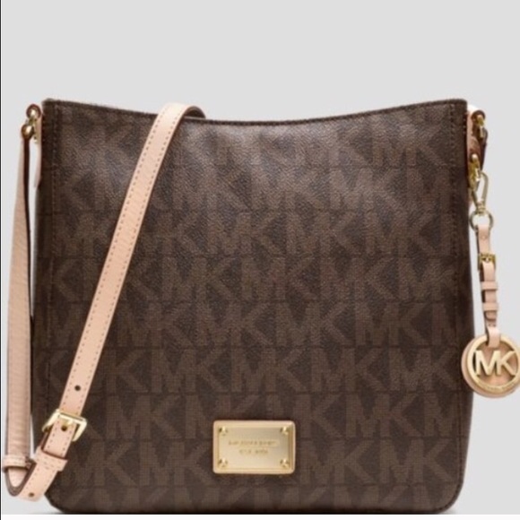Michael Kors jet set bag