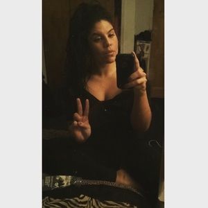 Hi all everything must go! Shop my closet all day!