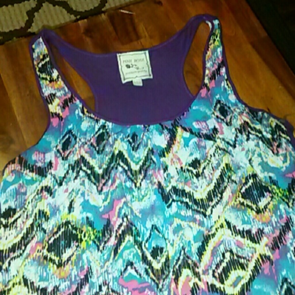 Mosaic Chevron Pattern Top - Picture 2 of 4