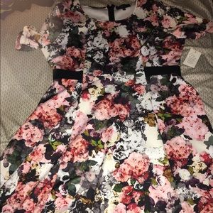 Eloquii floral dress. NWT