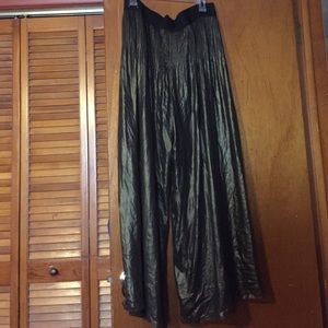 Unique pleated trousers!