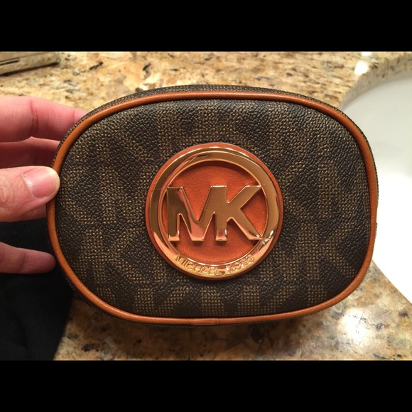 Michael Kohrs make up bag