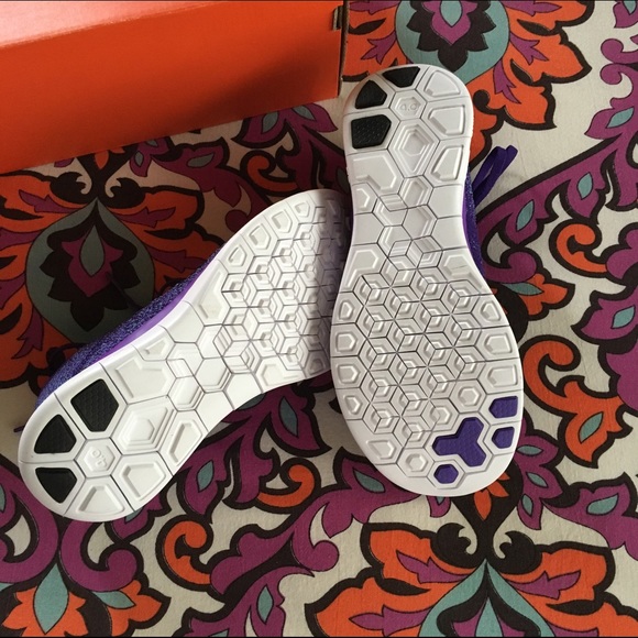 SOLD!!Nike Free Flynit 4.0 - Picture 2 of 4