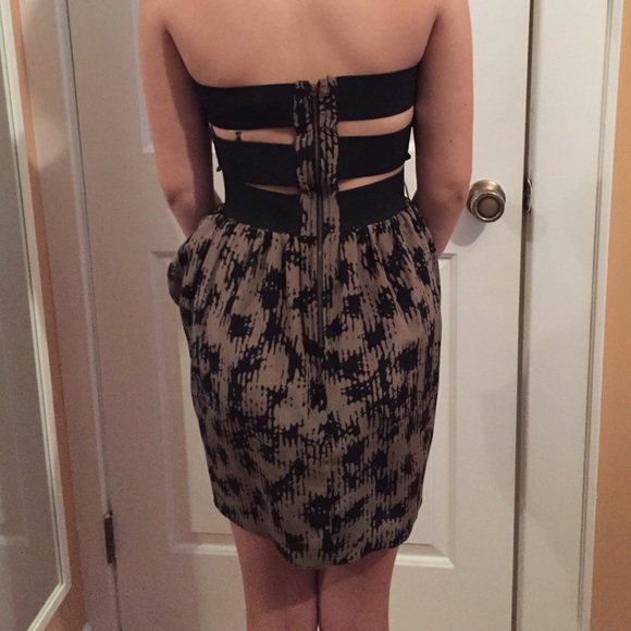 NWT MYNE ASHLEY ANN Strapless Flowy Dress w pockets - Picture 2 of 3