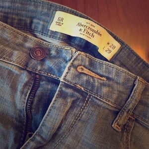 Light wash A&F jegging