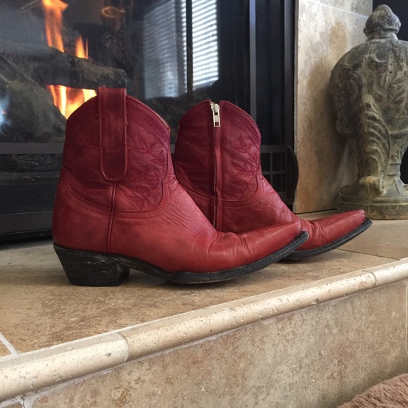 Old gringo red cowboy boots