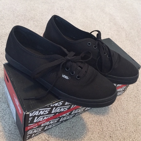 Vans Shoes - VANS Authentic Lo Pro