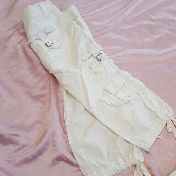 GUESS - Picture 2 of 2